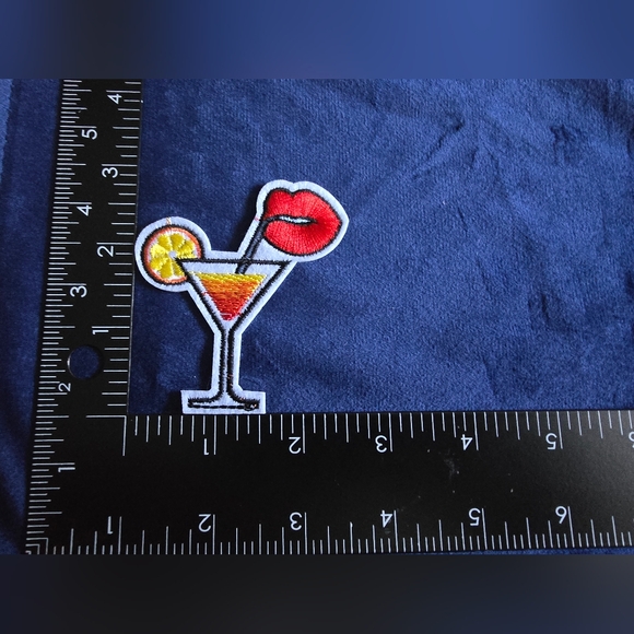 Embroidered Iron on Sunset Cocktail Patch with Lips NWOT unbranded - Picture 6 of 9